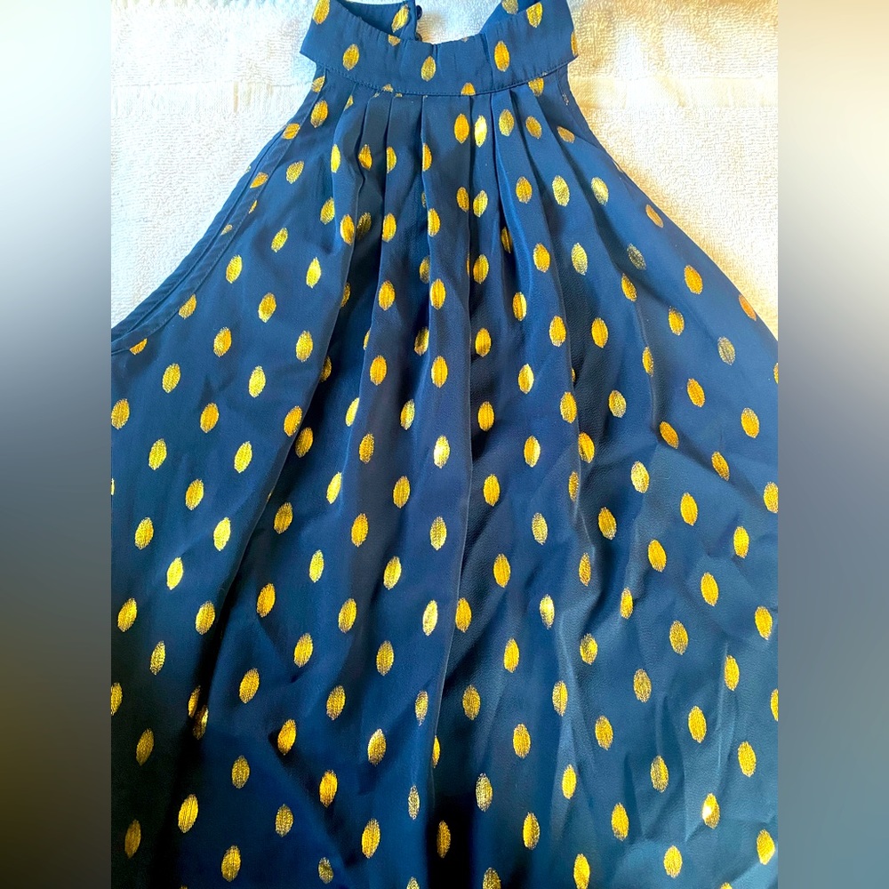 Sleeveless blouse